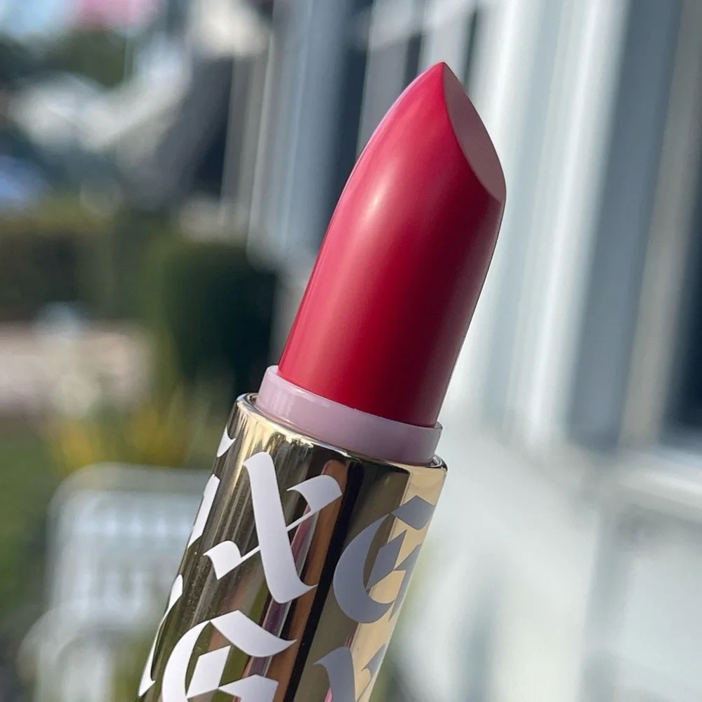 GXVE By Gwen Stefani Anaheim Shine Satin Lipstick In Loara (Orange Red)